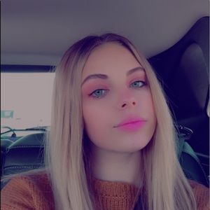 Meet your Posher, Katelyn